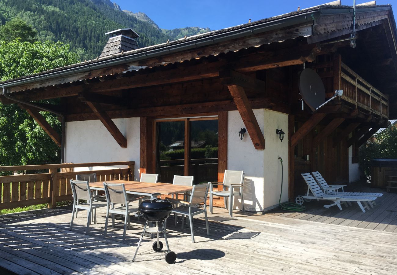Terrasse Chalet Chamonix Terrasse spacieuse avec des meubles