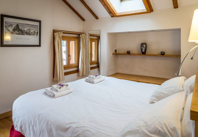 Chalet in Chamonix-Mont-Blanc - Chalet Grand Cru Chalet in Chamonix-Mont-Blanc - Chalet Grand Cru
