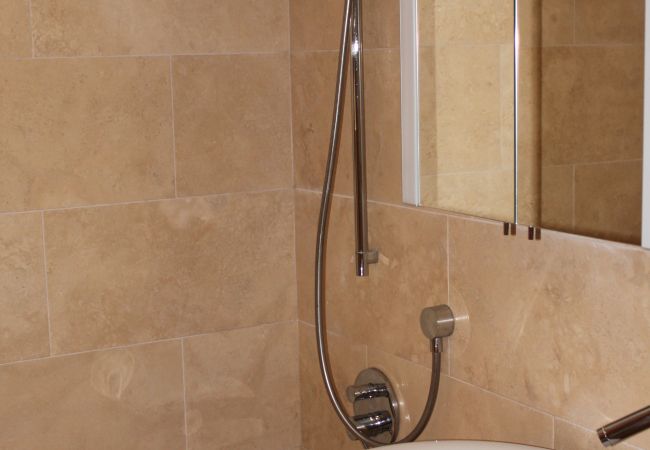 Spacious bathroom Modern family bathroom
