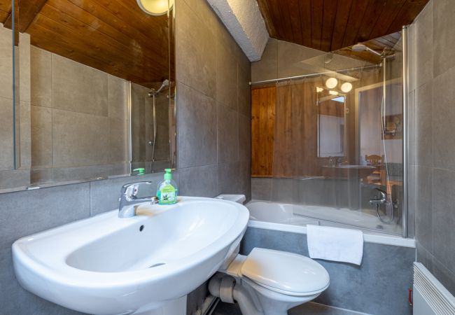 Apartment in Chamonix-Mont-Blanc - Skyhook: Batiment B Apartment in Chamonix-Mont-Blanc - Skyhook: Batiment B