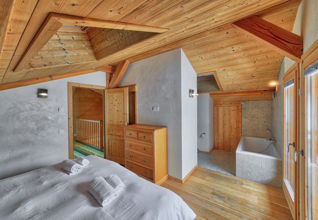 Les Houches Chalet Double bedroom Spacious and modern double bedroom