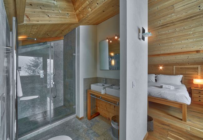 Chalet Les Houches bathroom Modern luxury bathroom