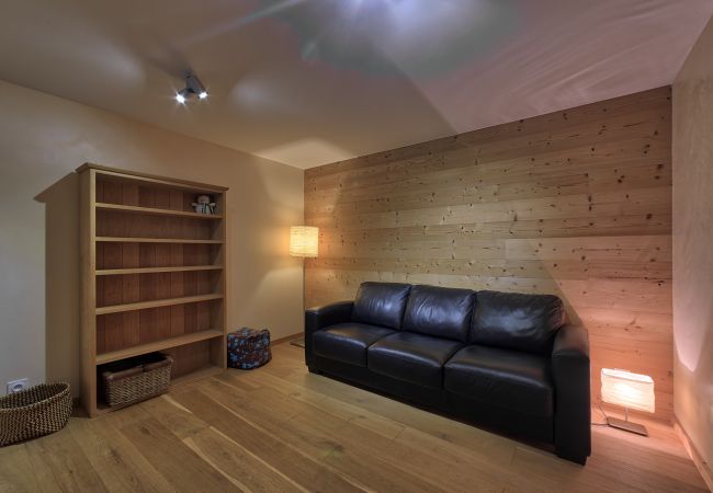 Chalet les Houches games room Spacious games room