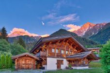 Beautiful chalet with stunning back drop