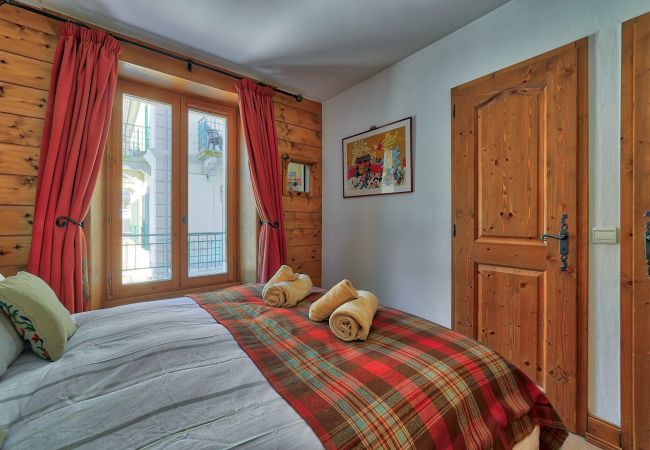 Chamonix apartment double bedroom Spacious luxury double bedroom