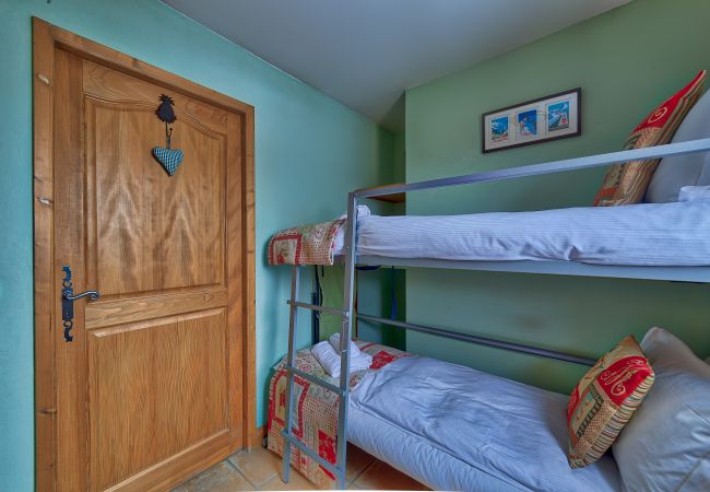 Apartment in Les Houches - Alpine Retreat: Residence Le Kandahar Apartment in Les Houches - Alpine Retreat: Residence Le Kandahar