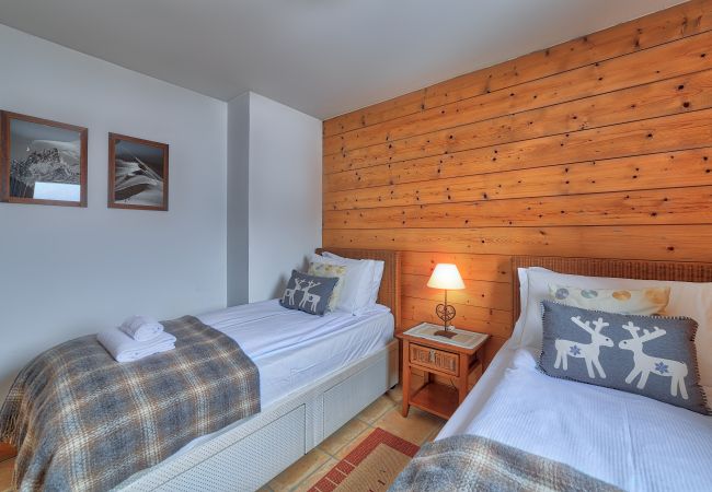 Apartment in Les Houches - Alpine Retreat: Residence Le Kandahar Apartment in Les Houches - Alpine Retreat: Residence Le Kandahar