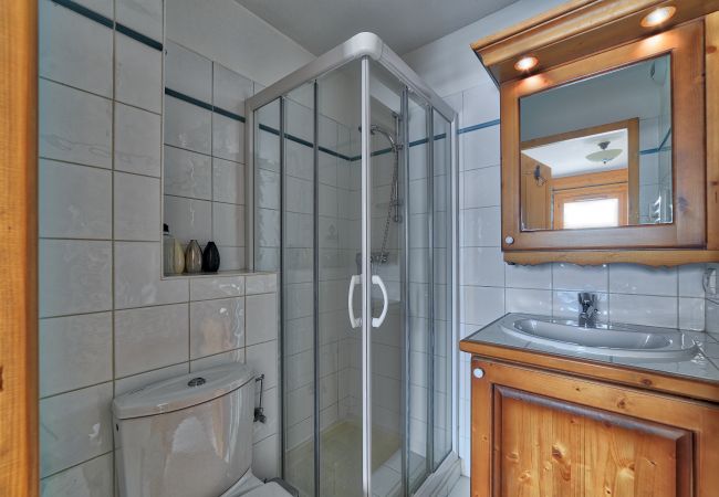 Les Houches apartment bathroom Modern bathroom