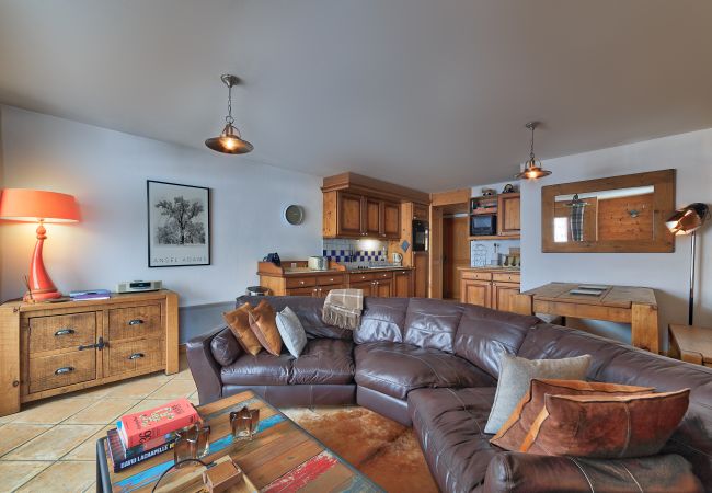 Apartment in Les Houches - Alpine Retreat: Residence Le Kandahar Apartment in Les Houches - Alpine Retreat: Residence Le Kandahar