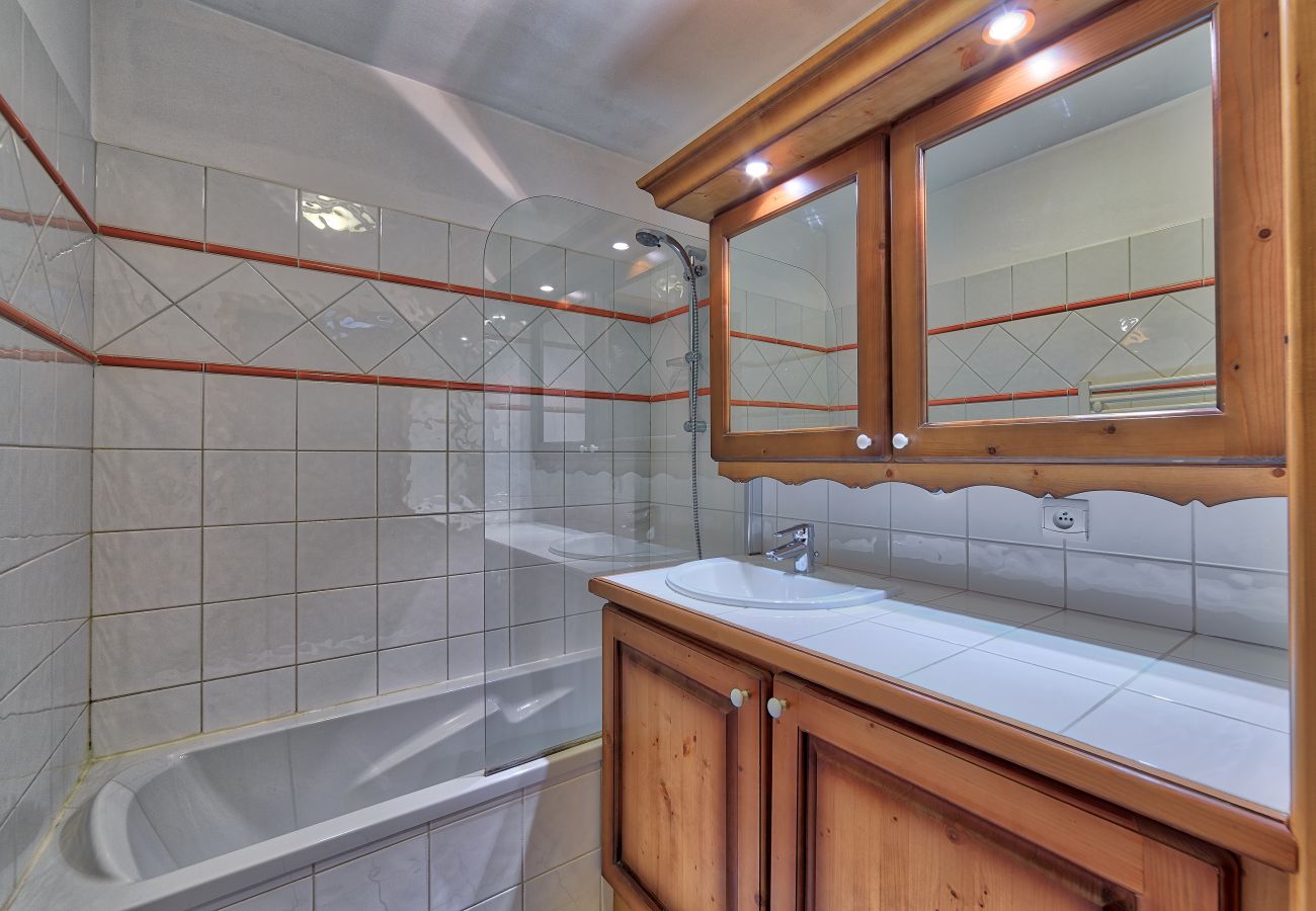 Apartment in Les Houches - Alpine Retreat: Residence Le Kandahar Apartment in Les Houches - Alpine Retreat: Residence Le Kandahar