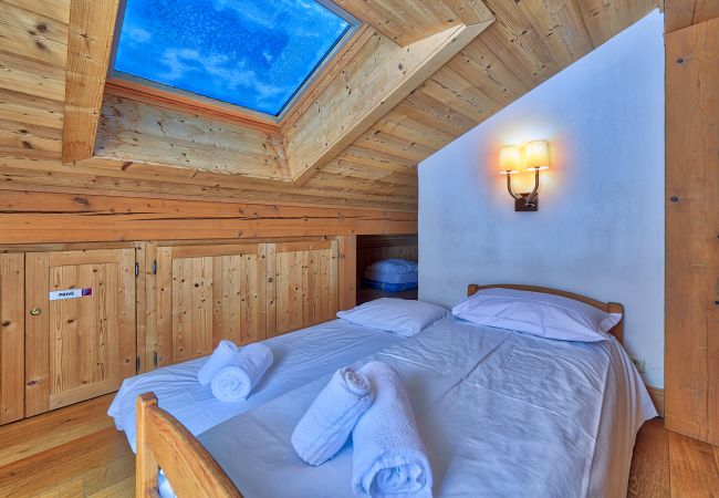 Chalet in Chamonix-Mont-Blanc - Chalet Coralie Chalet in Chamonix-Mont-Blanc - Chalet Coralie
