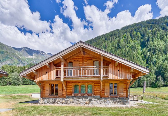 Stunning Chalet in Argentière Chamonix Beautiful alpine chalet with a stunning backdrop