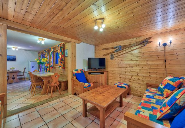Apartment les Houches living area Cozy and colourful living space