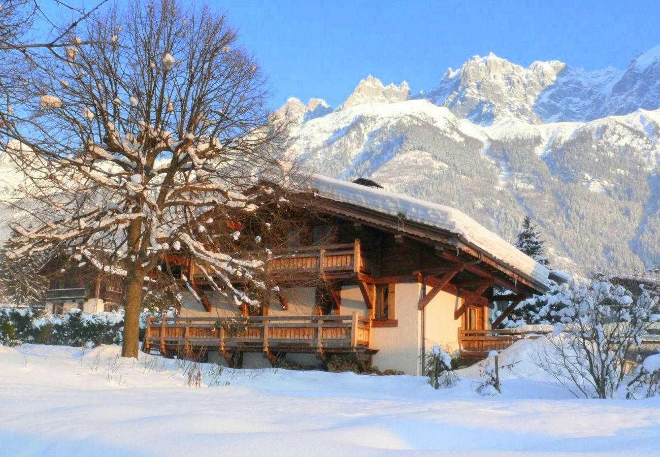 Luxury chalet in Chamonix Stunning chalet with a garden and mountain views