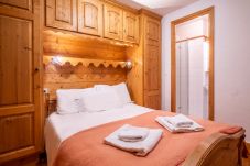 Apartment in Chamonix-Mont-Blanc - Marmottes: Chalet Mont-Blanc