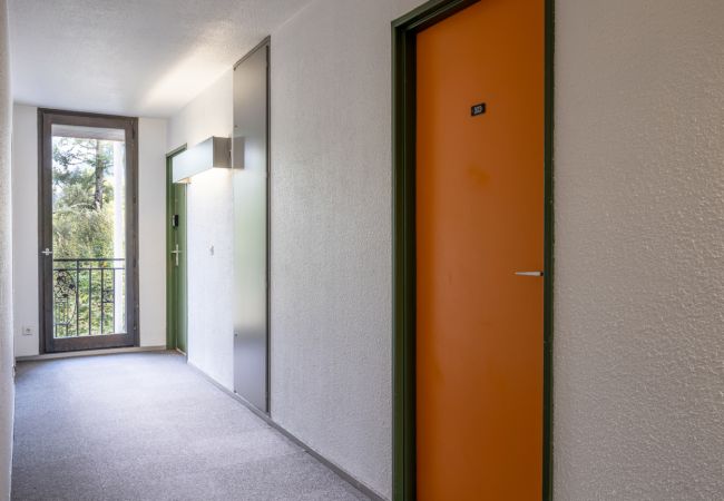 Apartment in Chamonix-Mont-Blanc - Slalom: Residence Chamois Blanc Apartment in Chamonix-Mont-Blanc - Slalom: Residence Chamois Blanc