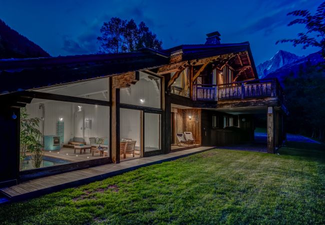 Chalet in Chamonix-Mont-Blanc - Chalet Hibou Chalet in Chamonix-Mont-Blanc - Chalet Hibou