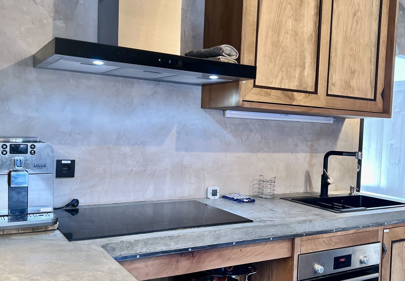 Apartment in Chamonix-Mont-Blanc - Le Refuge Apartment in Chamonix-Mont-Blanc - Le Refuge