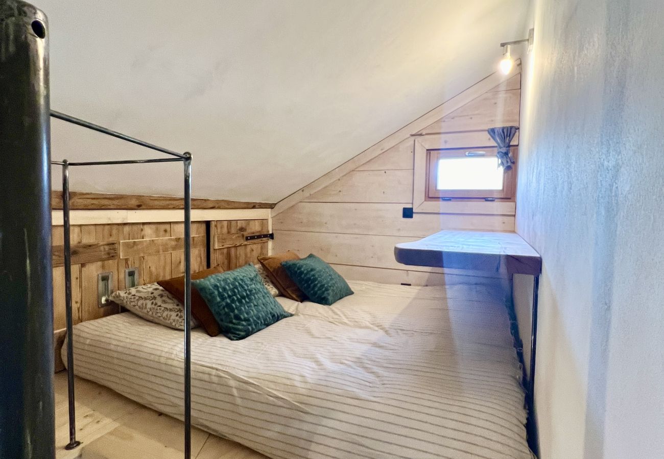 Apartment in Chamonix-Mont-Blanc - Le Refuge Apartment in Chamonix-Mont-Blanc - Le Refuge